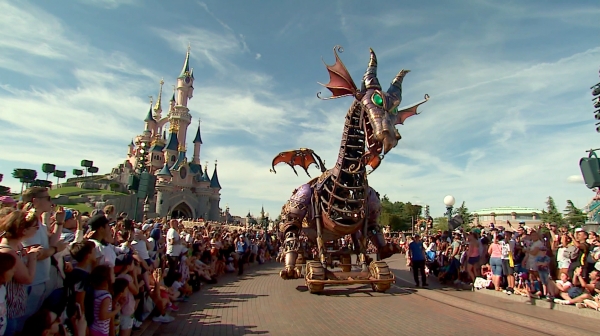 DISNEYLAND PARIS : DANS LES COULISSES DU 25ÈME ANNIVERSAIRE