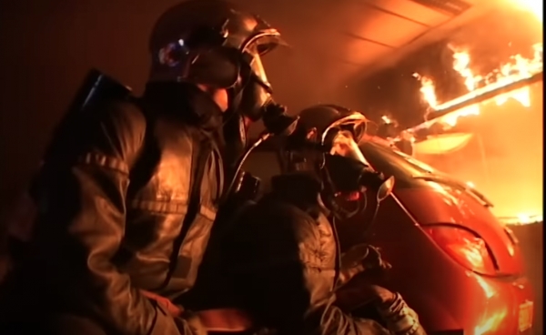 POMPIERS DE PARIS : L&#039;ÉTOFFE DES HÉROS